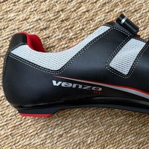 NWOT Venzo Biking / Cycling Mens Size 13  Fits Peloton and Road Bikes NEW no box